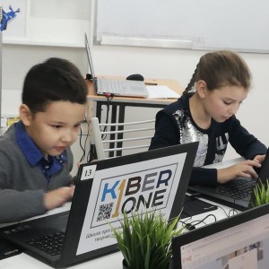 KiberOne объявляет набор юных программистов в Усть-Каменогорске - КИБЕРшкола программирования для детей, компьютерные курсы для школьников, начинающих и подростков - KIBERone г. Голицино